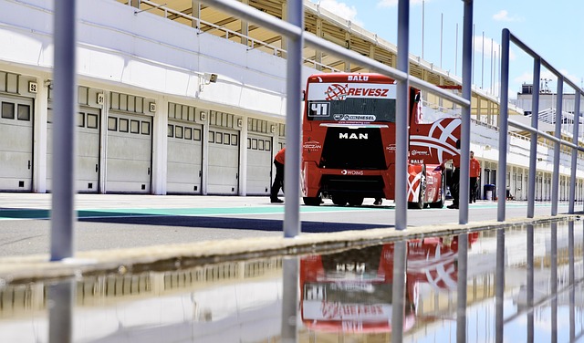 和俱乐部的 和俱乐部的