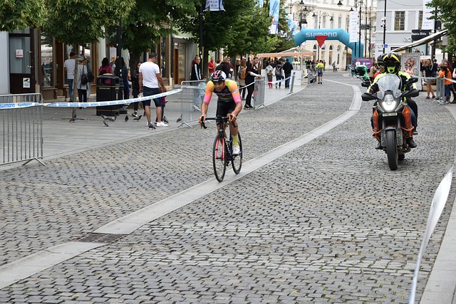 特再度成为 特再度成为